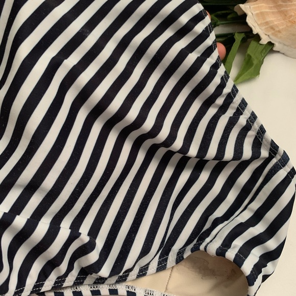 Albion Fit Stripped Weekender One Piece Swimsuit - Picture 8 of 12